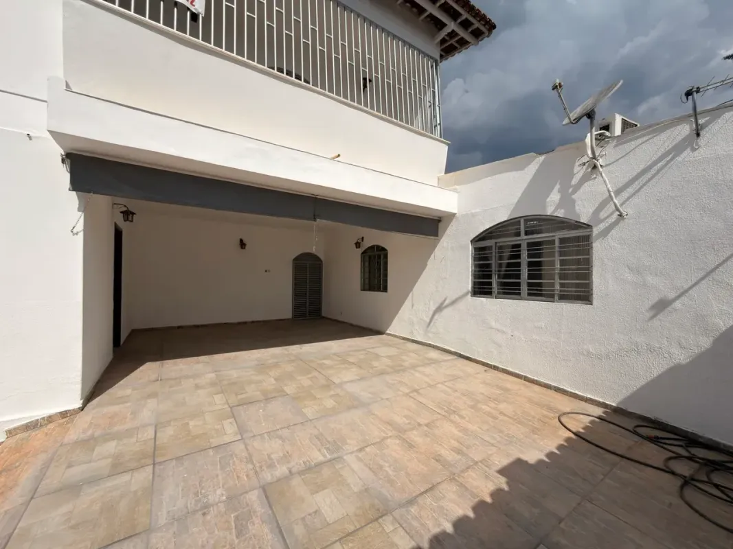 Sobrado para alugar 198 m² Leste Universitário