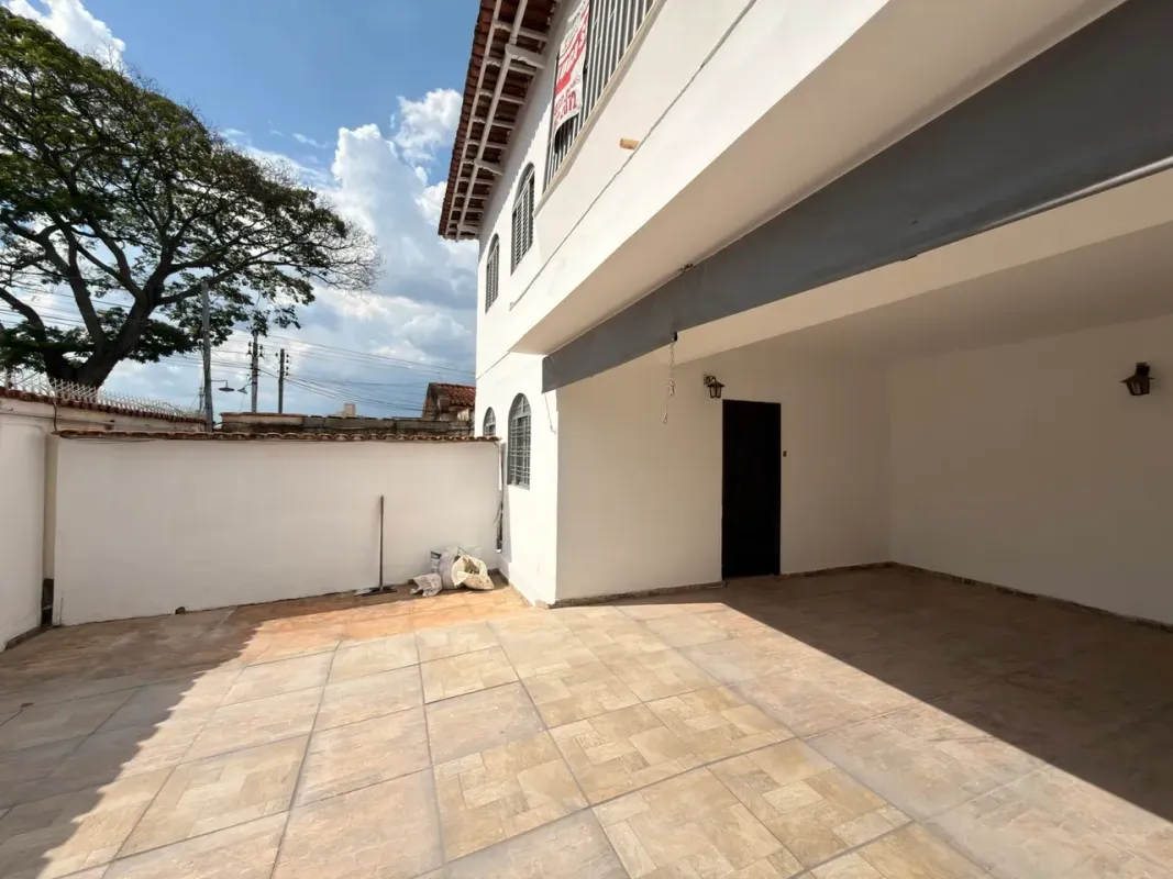 Sobrado para alugar 198 m² Leste Universitário